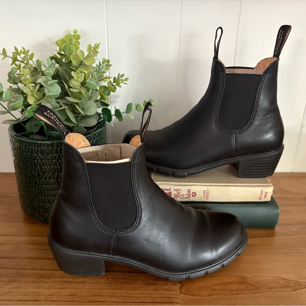 Blundstone Black Ankle Chelsea Boots #1671 - Women’s Size 8